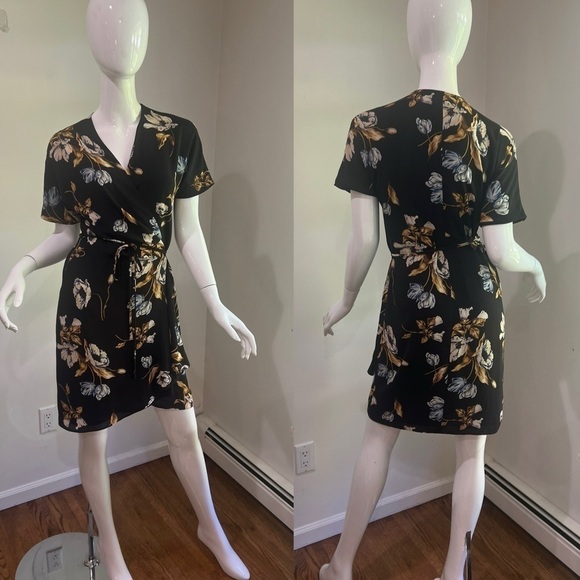 Aritzia Babaton Wallace Wrap Dress - Picture 4 of 6